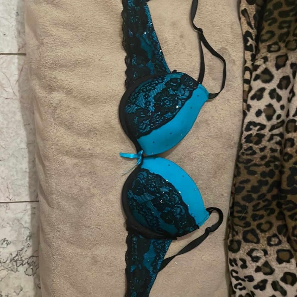 teal and black bra, 36C size